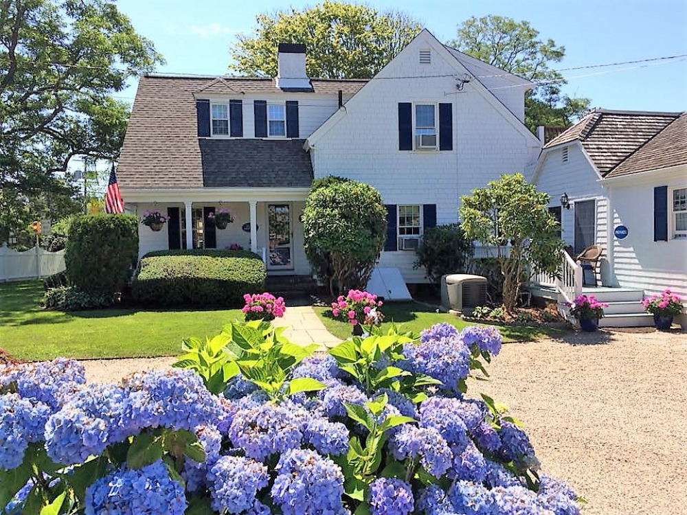 Lovingly Restored & Updated Chatham, Cape Cod B&B in Chatham Lovingly