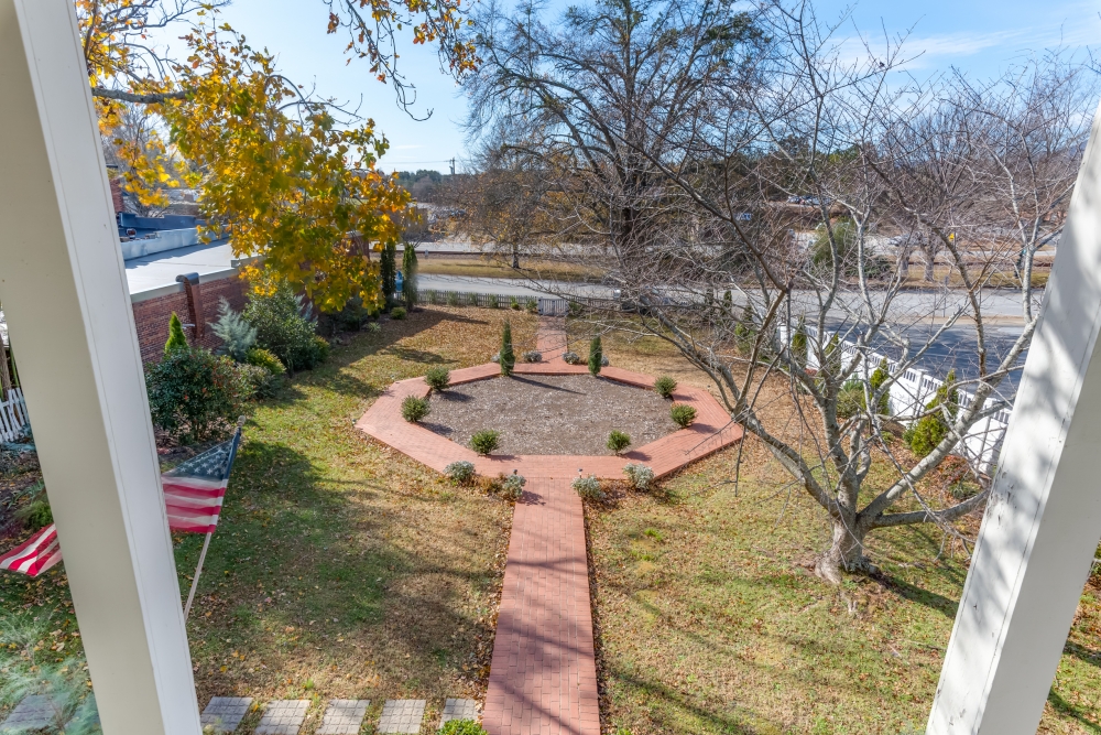 120 North Trade in Landrum 120 North Trade For Sale