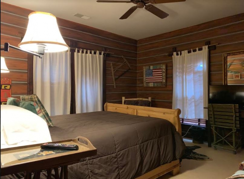 Landers House & Bear Creek in Utica Landers House & Bear Creek For Sale