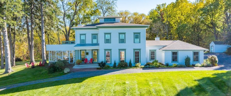 New-York bed and breakfast inn for sale - The Cupola above Seneca
