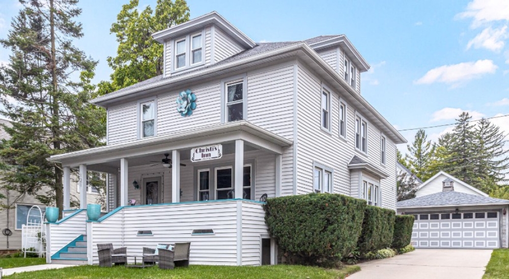 Wisconsin bed and breakfast inn for sale - Christi