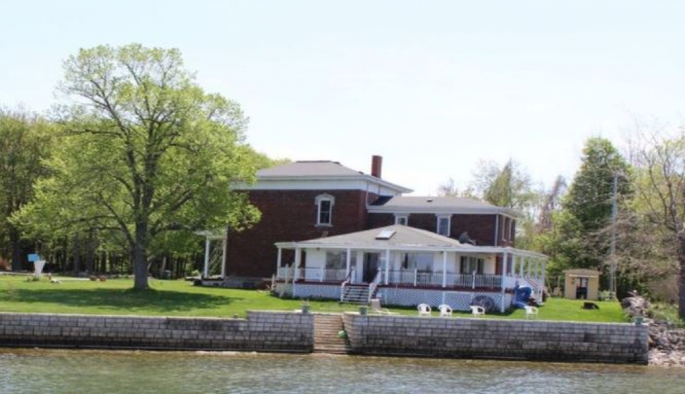 Ohio bed and breakfast inn for sale - Middle Bass Inn
