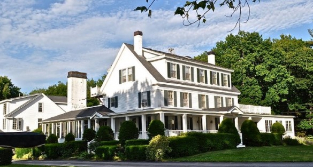 Maine bed and breakfast inn for sale - Harpswell Inn