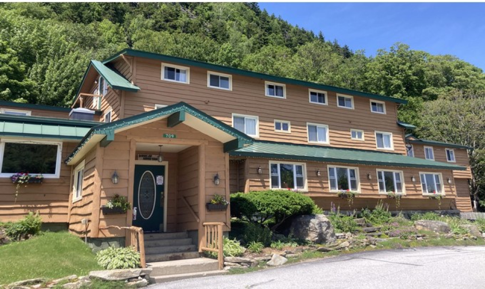 Vermont bed and breakfast inn for sale - The Inn At Long Trail