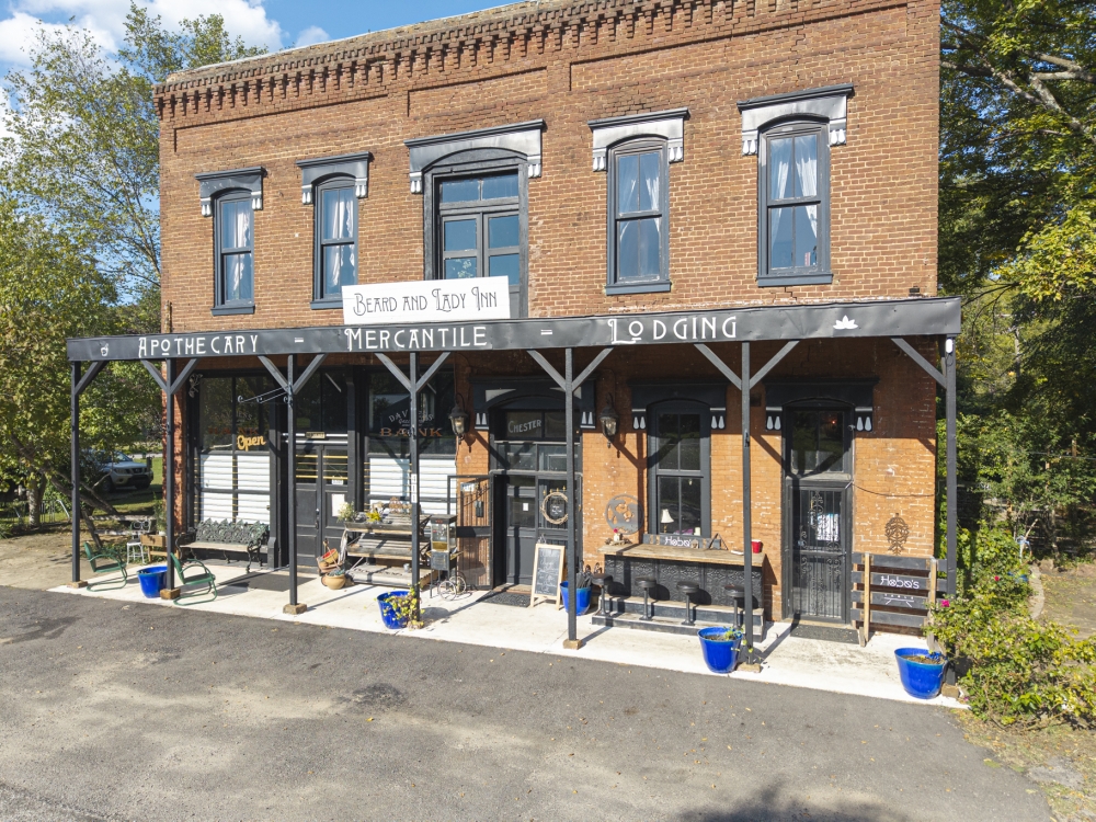 Arkansas bed and breakfast inn for sale - Beard and Lady Inn