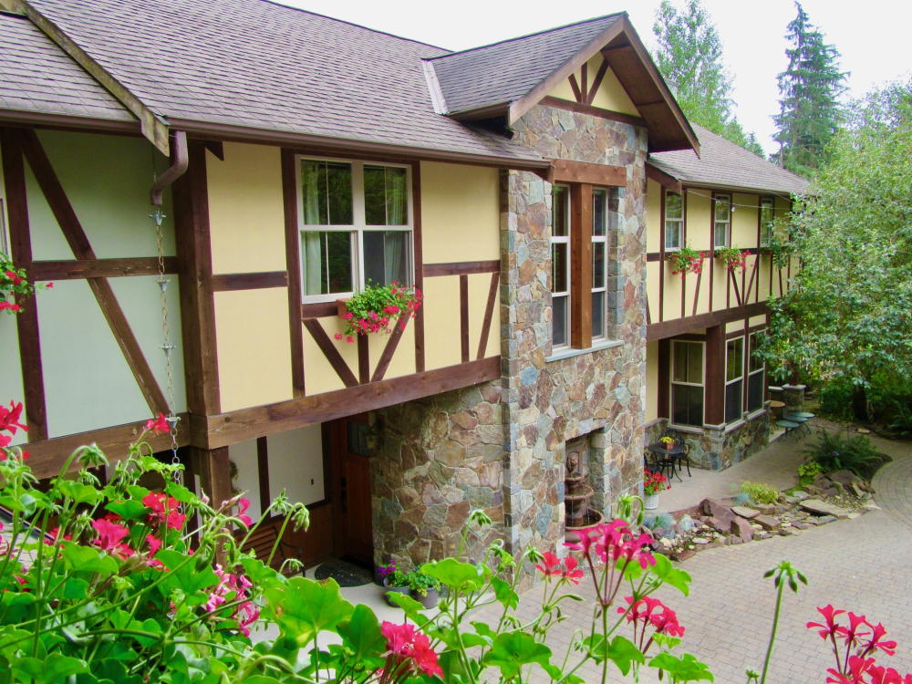 Washington bed and breakfast inn for sale - Chateau Farhner Bed and Breakfast